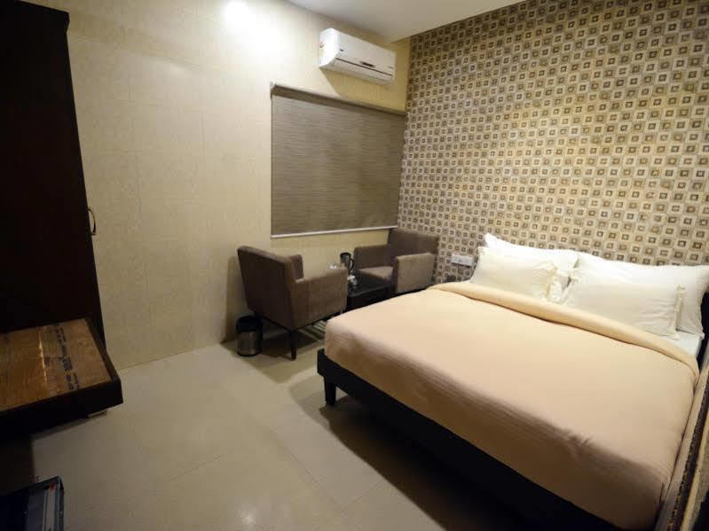 Royal Residency Hotel Gorakhpur Extérieur photo