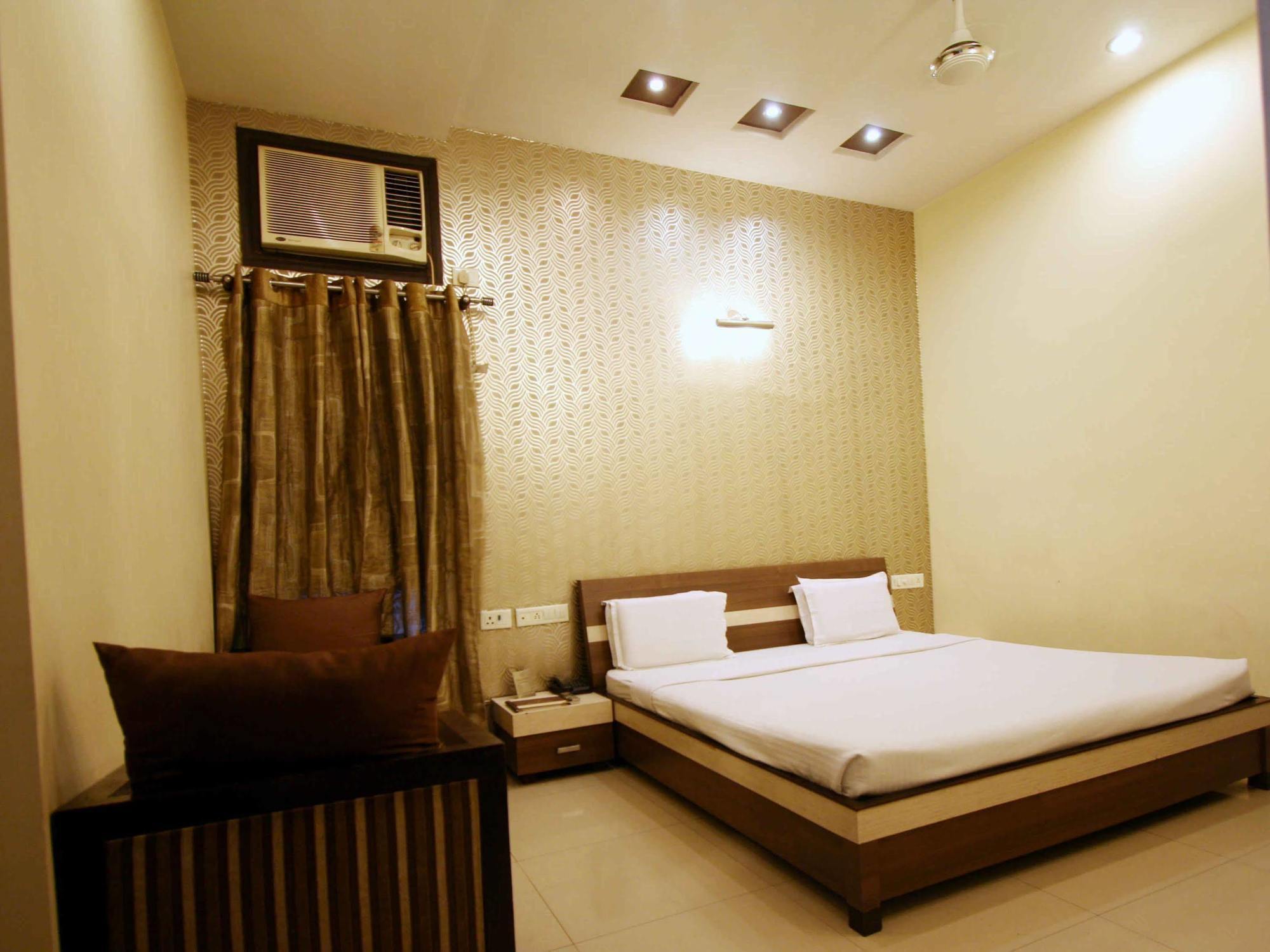 Royal Residency Hotel Gorakhpur Extérieur photo