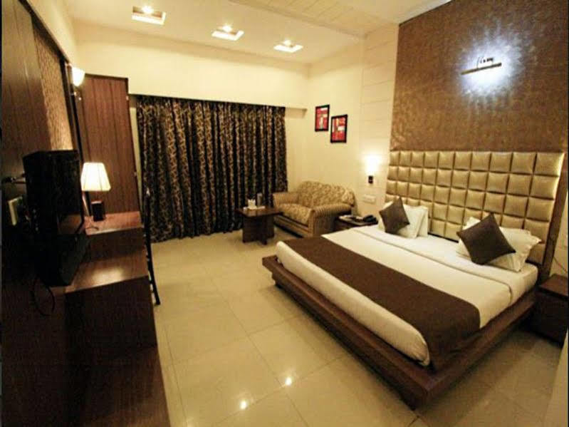 Royal Residency Hotel Gorakhpur Extérieur photo